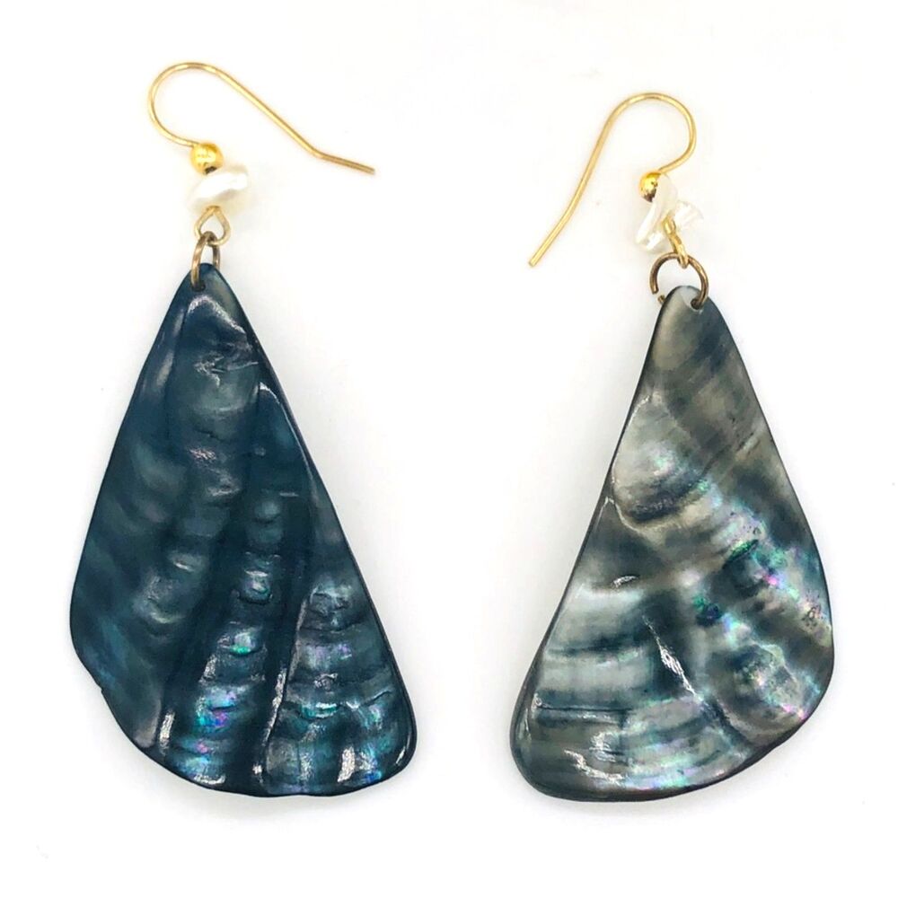 Natural Mother of Pearl Dangle Shell Earrings